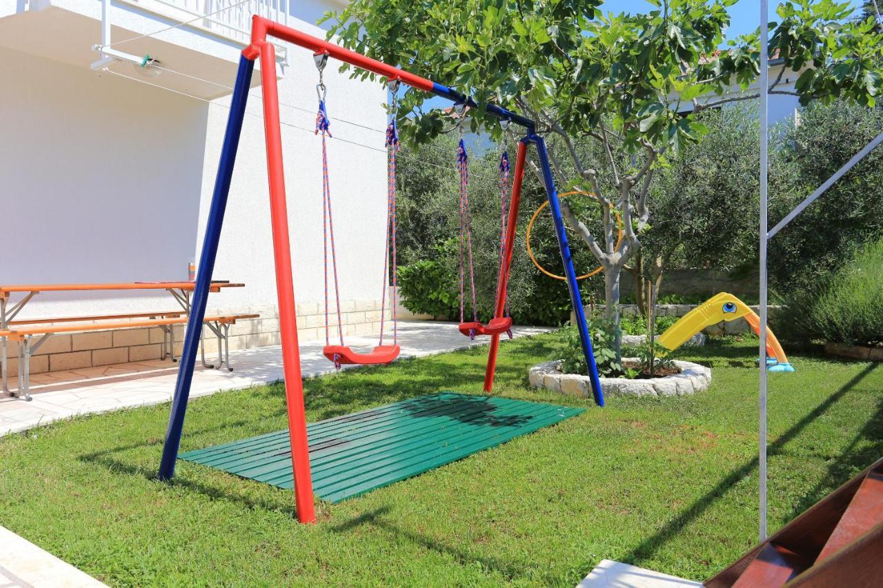 Family Friendly Seaside Apartments Razanj, Rogoznica - 10373 外观 照片