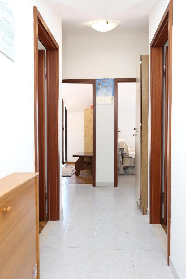 Family Friendly Seaside Apartments Razanj, Rogoznica - 10373 外观 照片