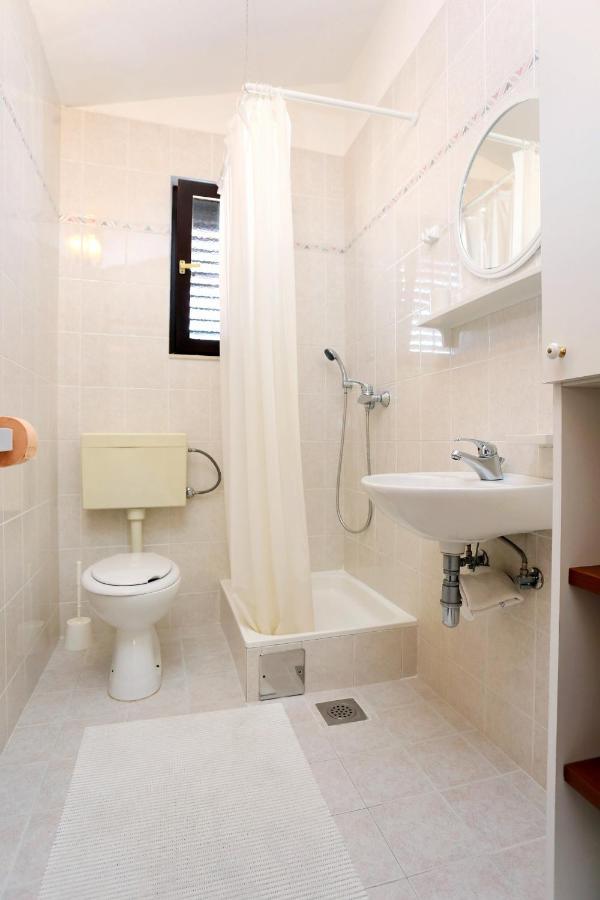 Family Friendly Seaside Apartments Razanj, Rogoznica - 10373 外观 照片