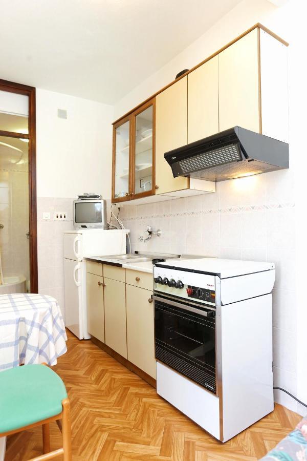 Family Friendly Seaside Apartments Razanj, Rogoznica - 10373 外观 照片
