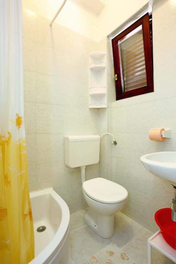 Family Friendly Seaside Apartments Razanj, Rogoznica - 10373 外观 照片
