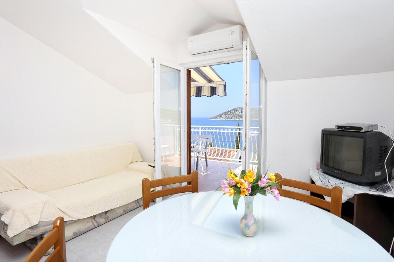Family Friendly Seaside Apartments Razanj, Rogoznica - 10373 外观 照片