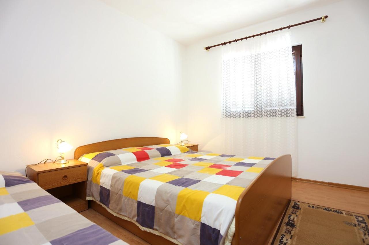 Family Friendly Seaside Apartments Razanj, Rogoznica - 10373 外观 照片