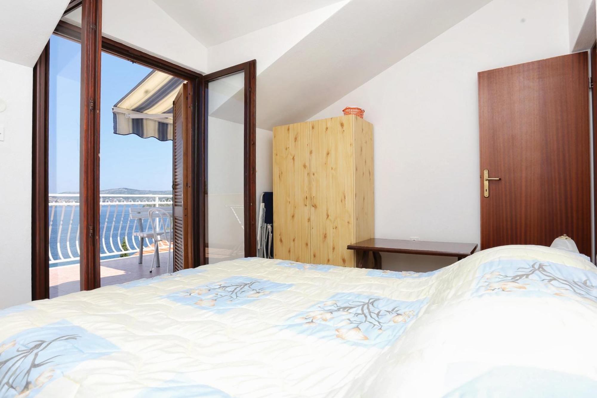 Family Friendly Seaside Apartments Razanj, Rogoznica - 10373 客房 照片