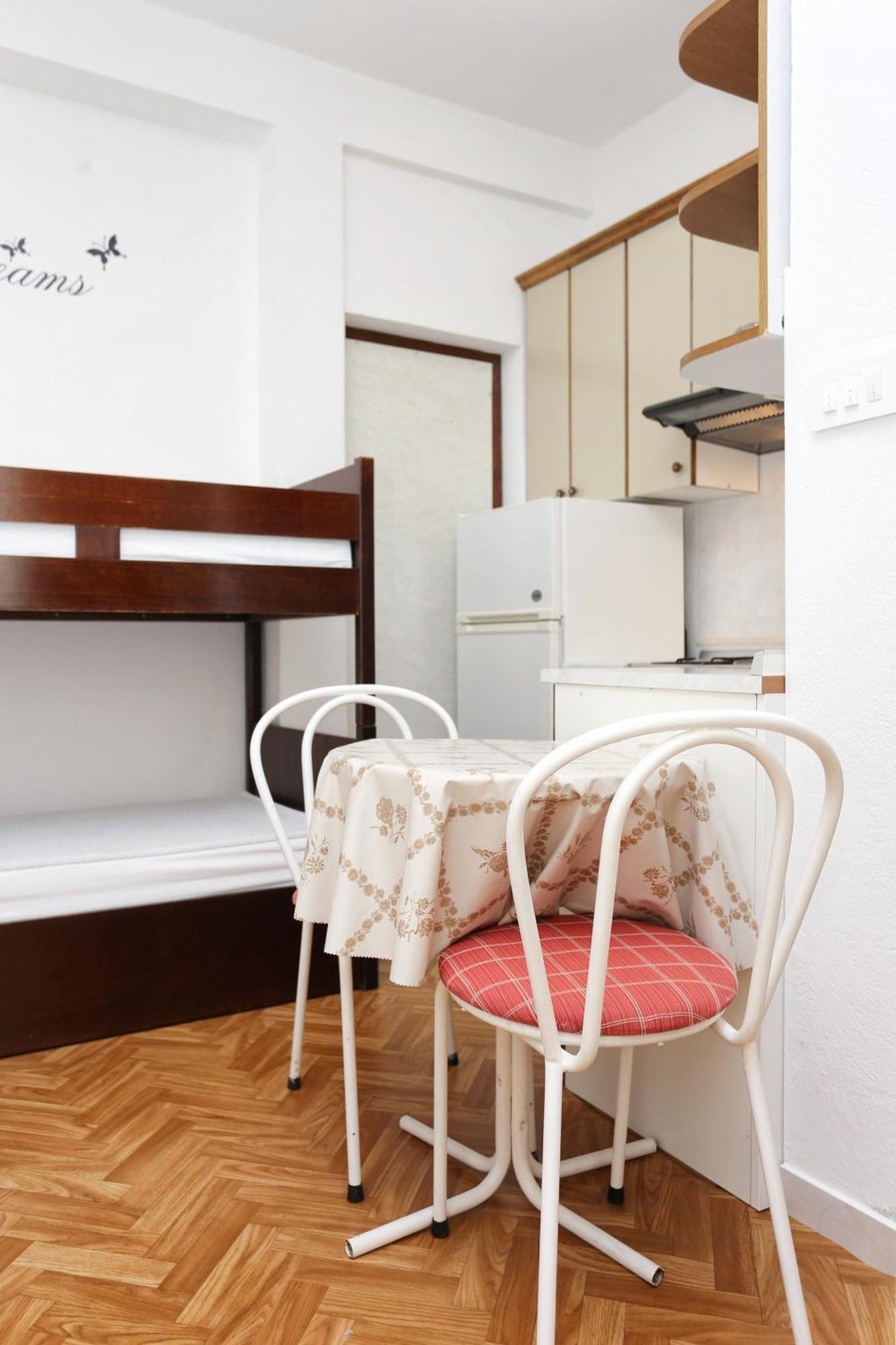 Family Friendly Seaside Apartments Razanj, Rogoznica - 10373 客房 照片