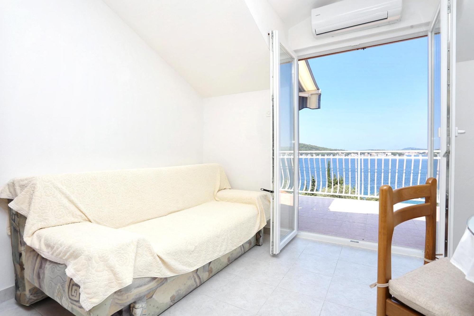 Family Friendly Seaside Apartments Razanj, Rogoznica - 10373 客房 照片